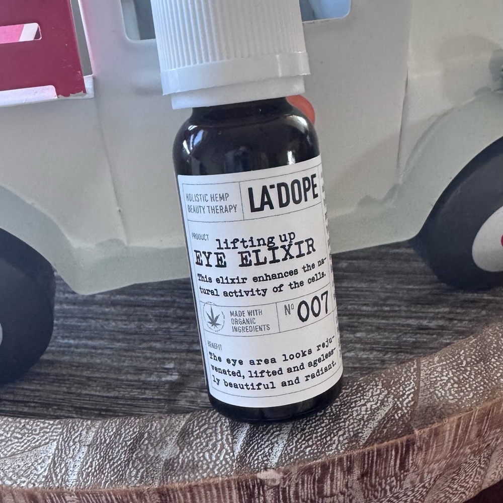 DOPE Lifting Up Eye Elixir - Oliveda